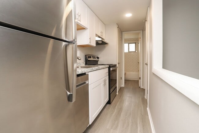 Photo - 809 N Dexter St Apartment