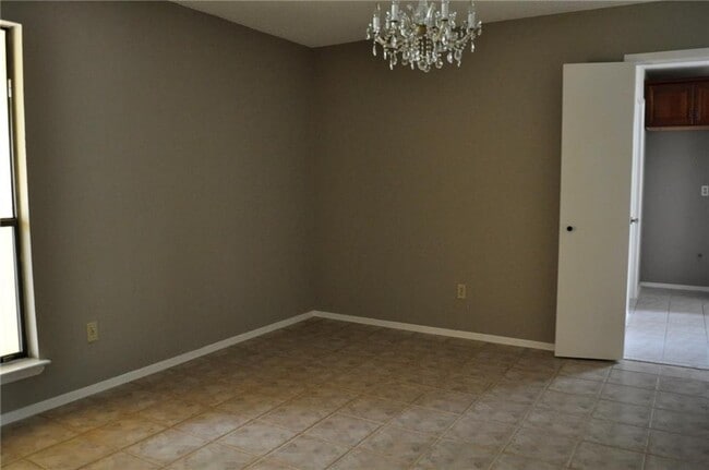 Foto del edificio - 4807 White Elm Dr