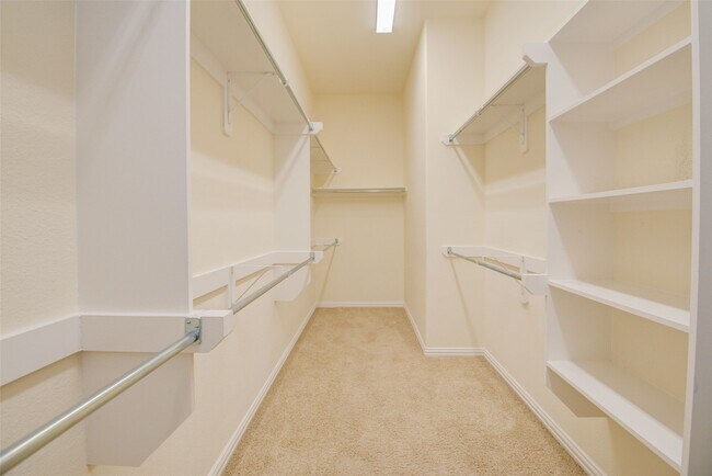 Building Photo - 158 N Almondell Way