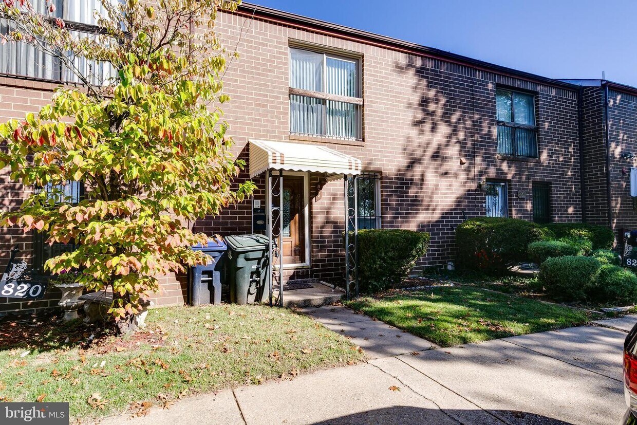 Primary Photo - 822 Wheeler Hill Dr SE
