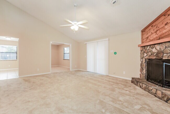 Foto del edificio - 8424 Bluestem Ct