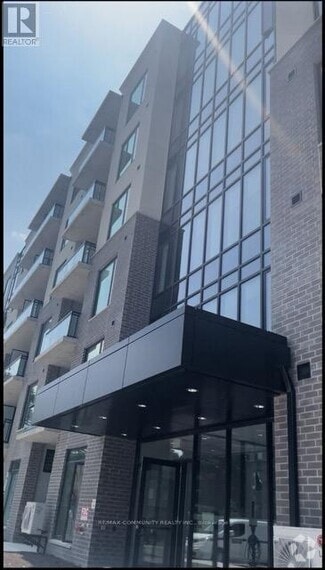 Building Photo - 103-103 Roger St
