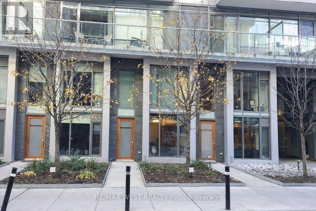 Building Photo - 55 Stewart St