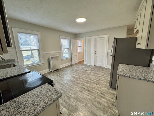 Foto del edificio - 29 Nesbit Ave