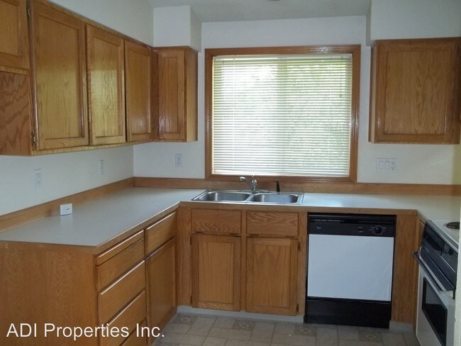Building Photo - 3 br, 2 bath House - 17409 SW Clearwater Ct.