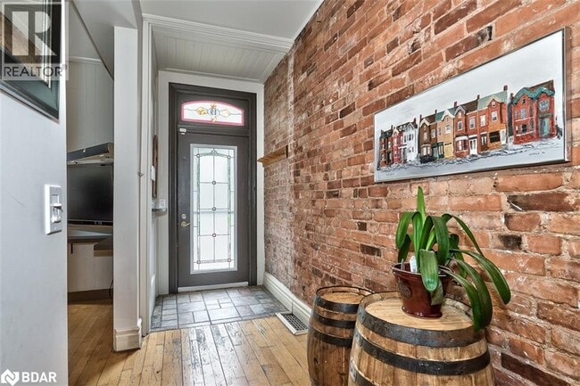 Building Photo - 19 Oxford St