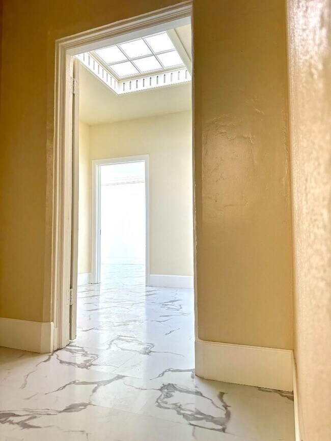 Foto del edificio - 19 E Lake Ave