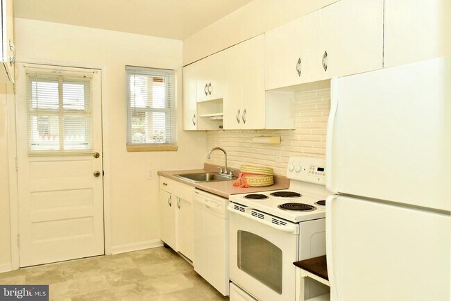 Foto del edificio - 627 Biggs Ave