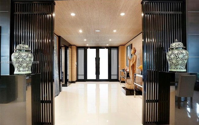 Building Photo - 6611 Leonardo St