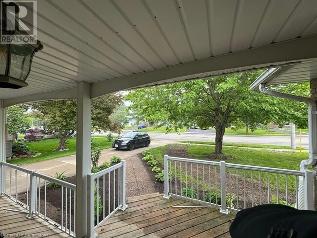 Building Photo - 370 Greenbrook Dr