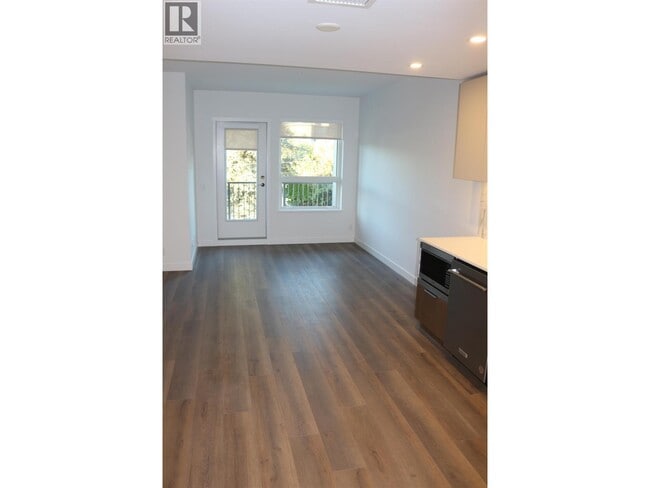 Building Photo - 648 Lea Ave