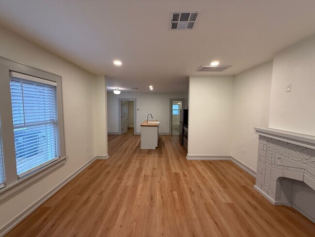 Foto del edificio - Updated 1 Bedroom for Rent!