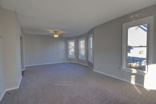 Building Photo - 2230 Redwood Ave