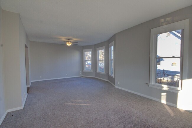 Foto del edificio - 2230 Redwood Ave