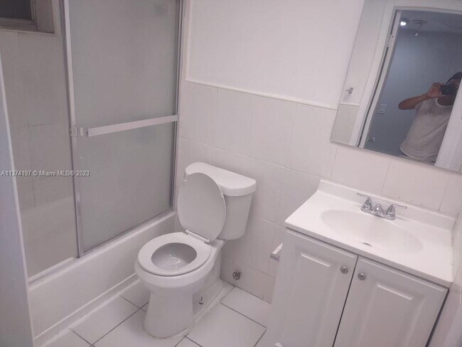 Foto del edificio - 1370 NE 119th St