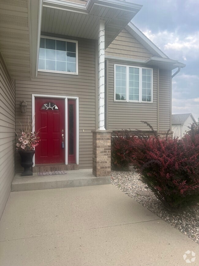 Building Photo - 309 Grovebrook Ct