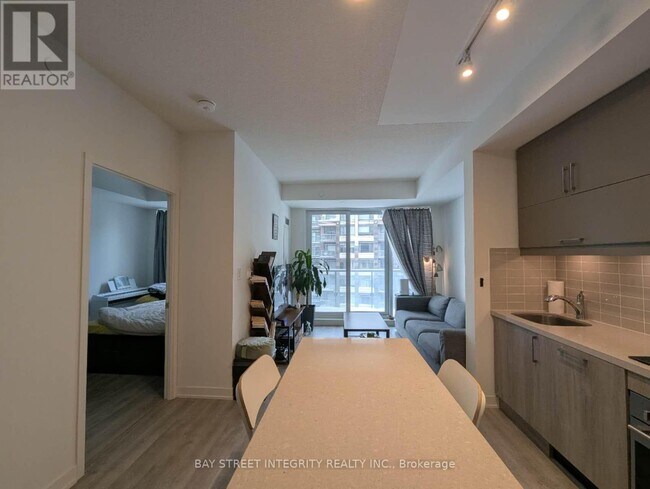 Photo du bâtiment - 8119 Birchmount Rd