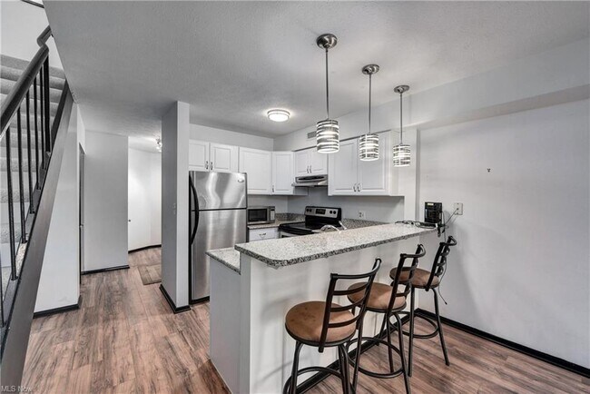 Foto del edificio - 1900 Grove Ct