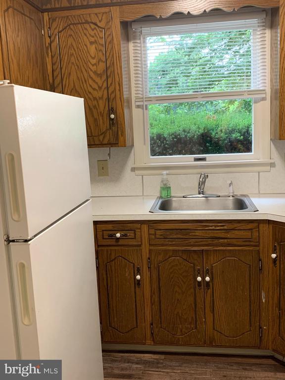Primary Photo - 484 Brookview Dr