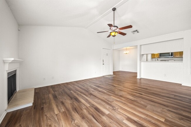 Building Photo - 1202 Thorpe Ln