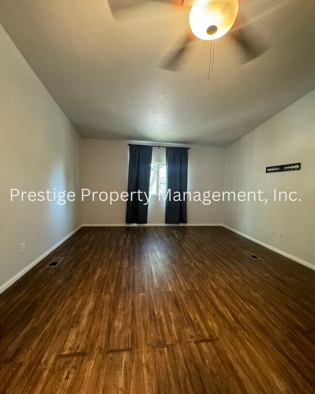 Building Photo - Cute 4/2 Northwest Manufactured Home, It C...