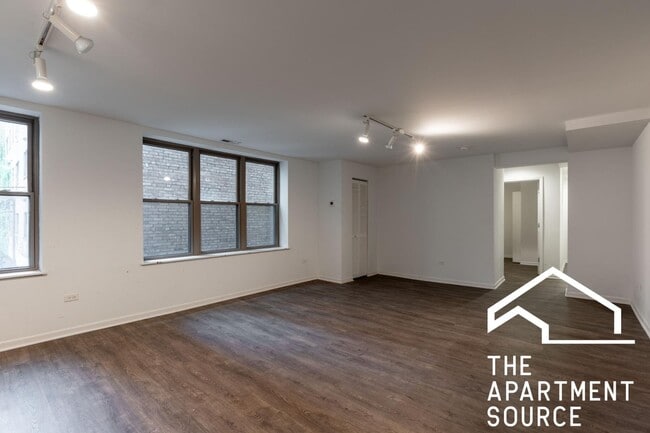 Building Photo - 940 W Winona St