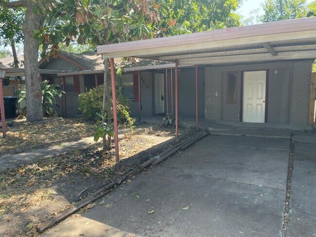 Building Photo - 4214 Howcher St