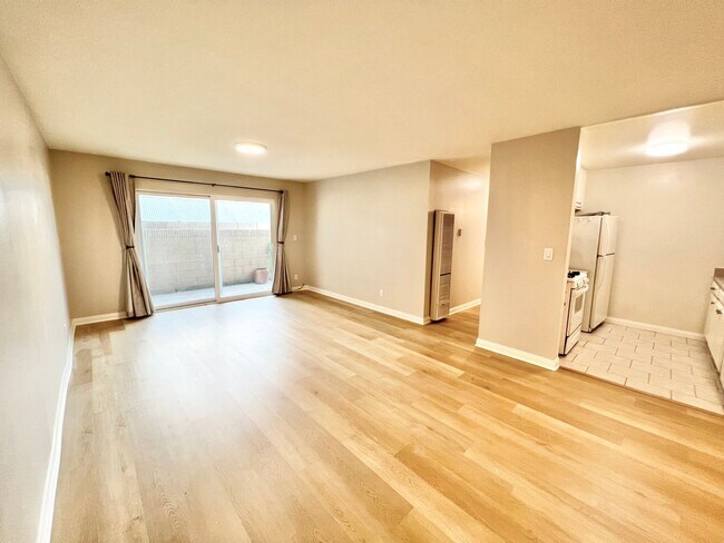 Building Photo - Lovely & Spacious 2 Bed 2 Bath Condo Locat...