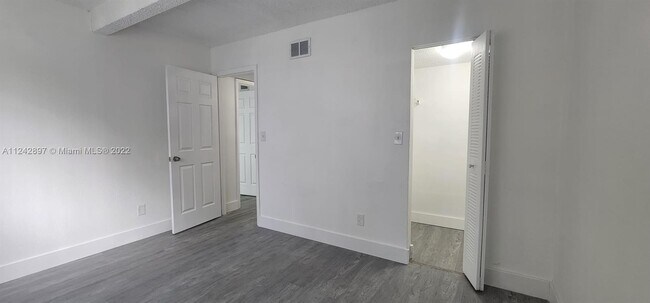 Building Photo - 1125 S Flagler Ave