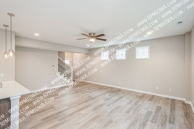 Foto del edificio - 250 Amberwood Dr