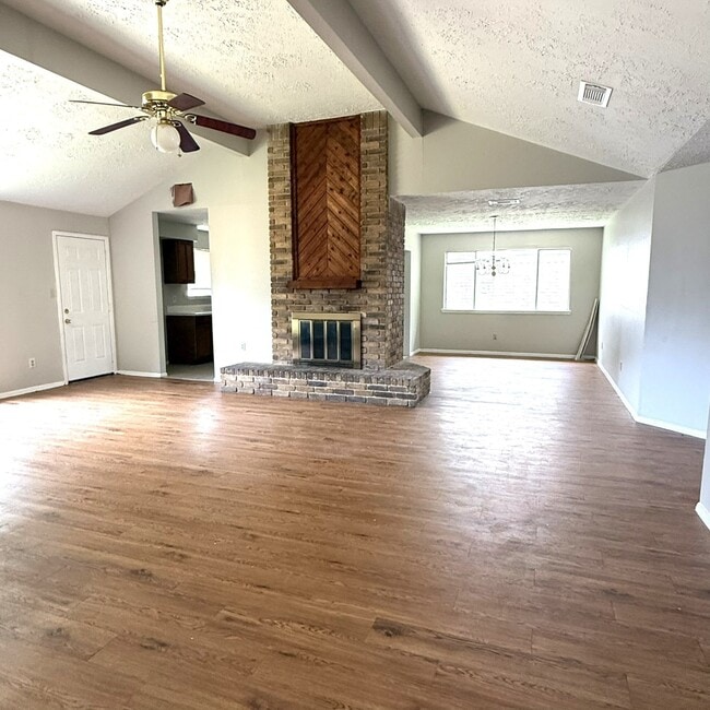 Building Photo - 13611 Splintered Oak Dr