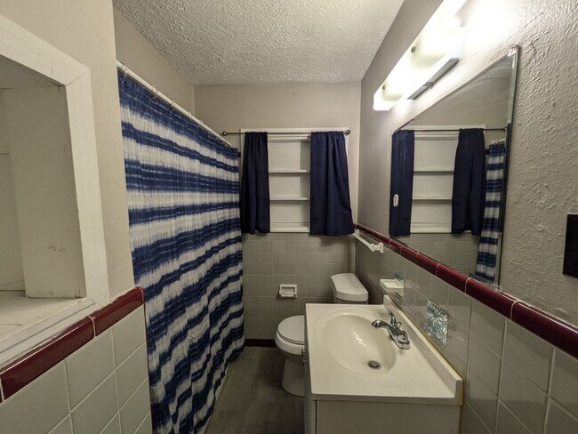Foto del edificio - 2306 Butler Dr