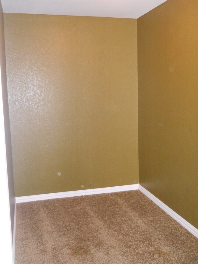 Building Photo - 3182 Chimney Cir