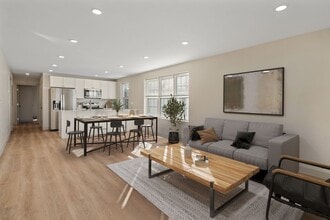 Building Photo - 61 Wainwright St