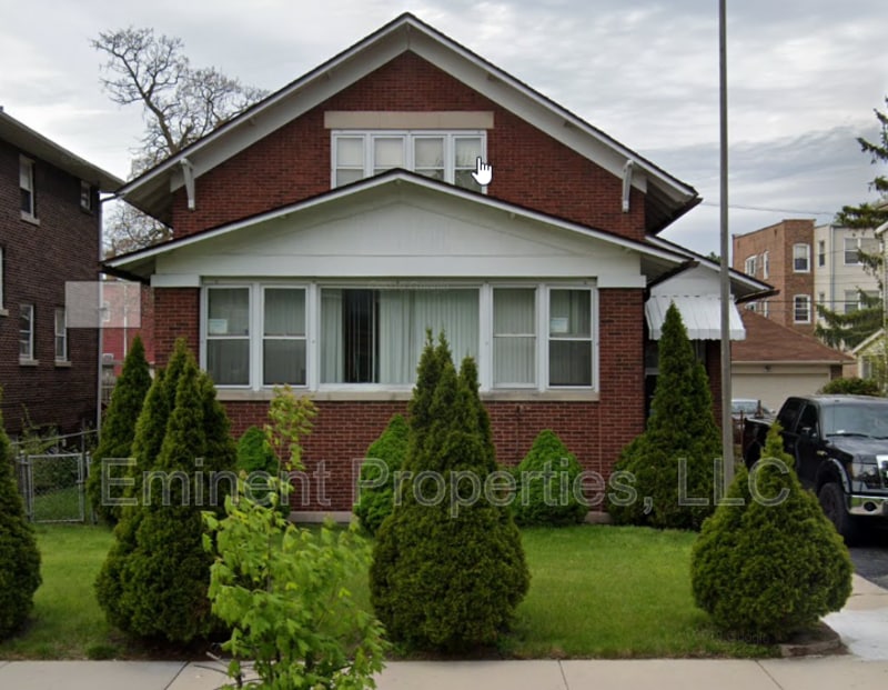 Primary Photo - 7324 S Oglesby Ave