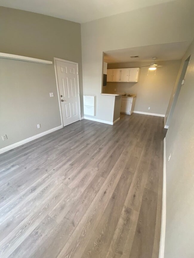 Building Photo - AMERICANA Property Mgmt - 1 bed Condo in Gated Community near The Strip
