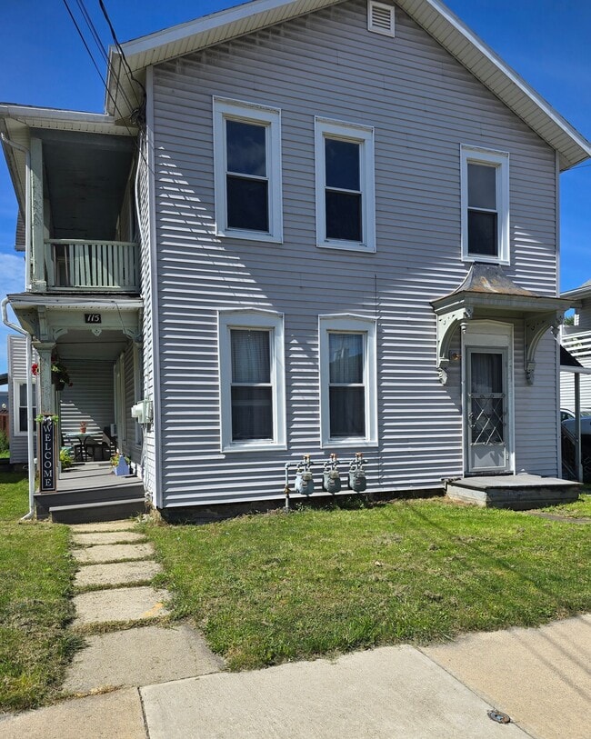 Building Photo - 117 Bridge St