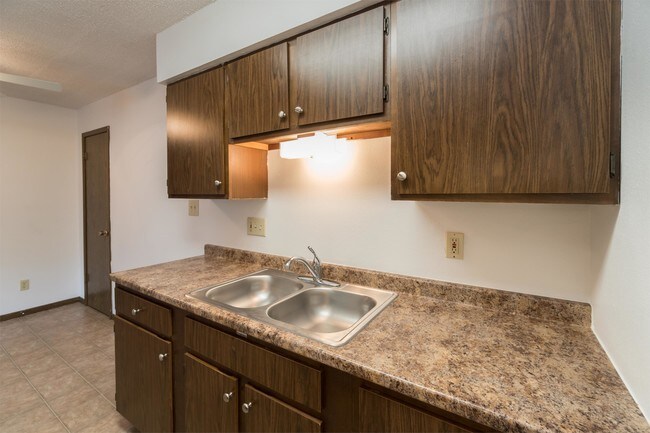 Building Photo - 2603 Terrace Dr