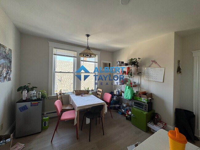 Eat in Kitchen Area - 33 Shannon St