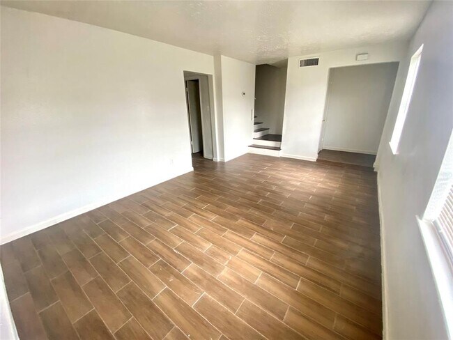 Building Photo - 7161 Chasewood Dr