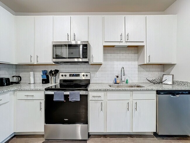 Building Photo - 14521 Star Water Rd