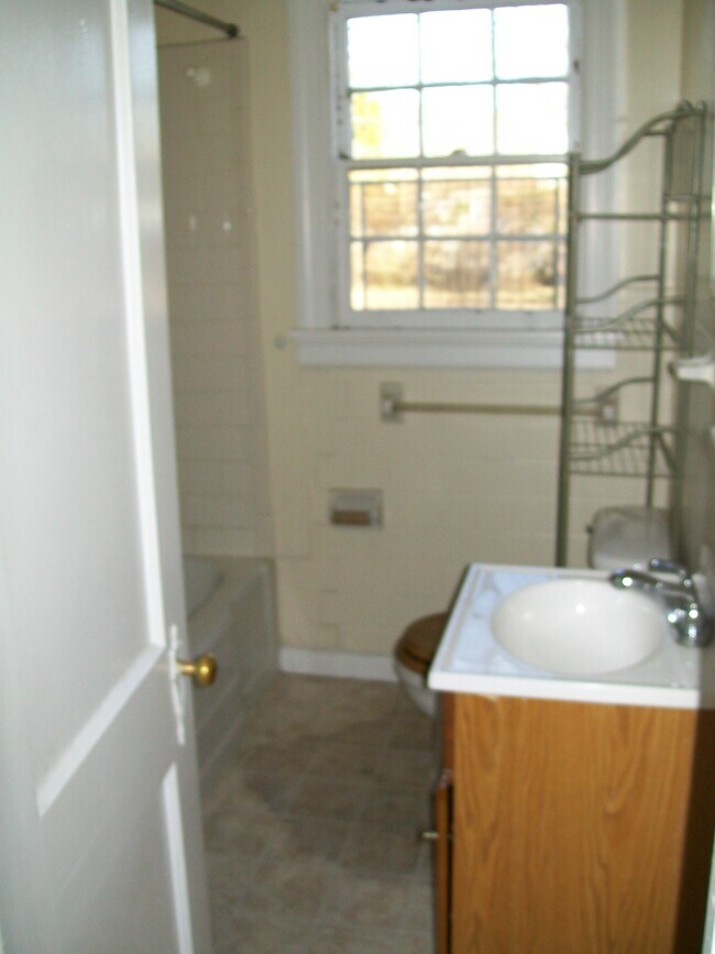 Building Photo - 4224 Walmsley Blvd