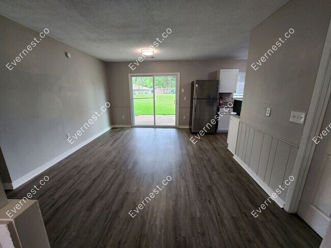 Building Photo - 4424 Beechwood St