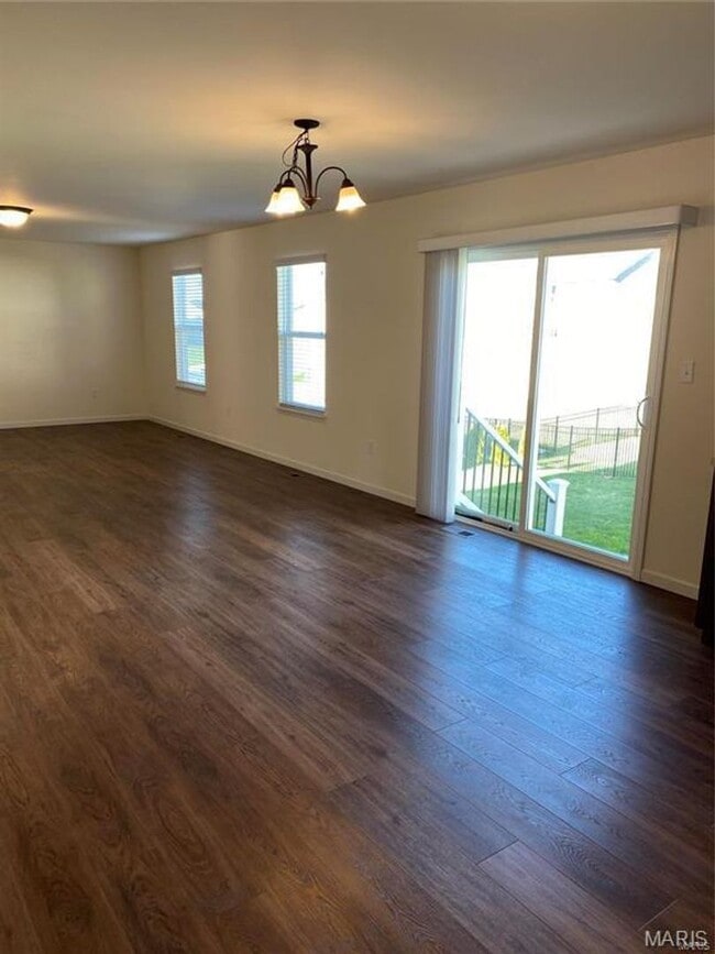 Foto del edificio - This home combines space, comfort, and convenience in one exceptional package.