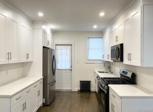 Building Photo - 10 Marble Ave
