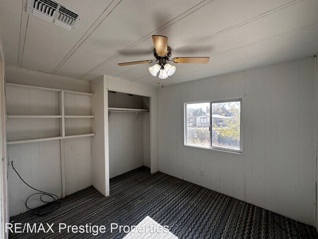 Building Photo - 2 br, 2 bath House - 2915 E. Thompson Ave.