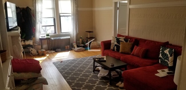 Photo - 9/1 No Fee! Spacious 2BR condo unit near Green Line