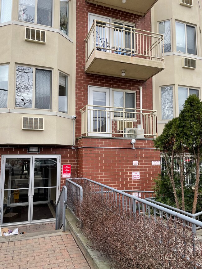 Building Photo - 14024 31st Dr