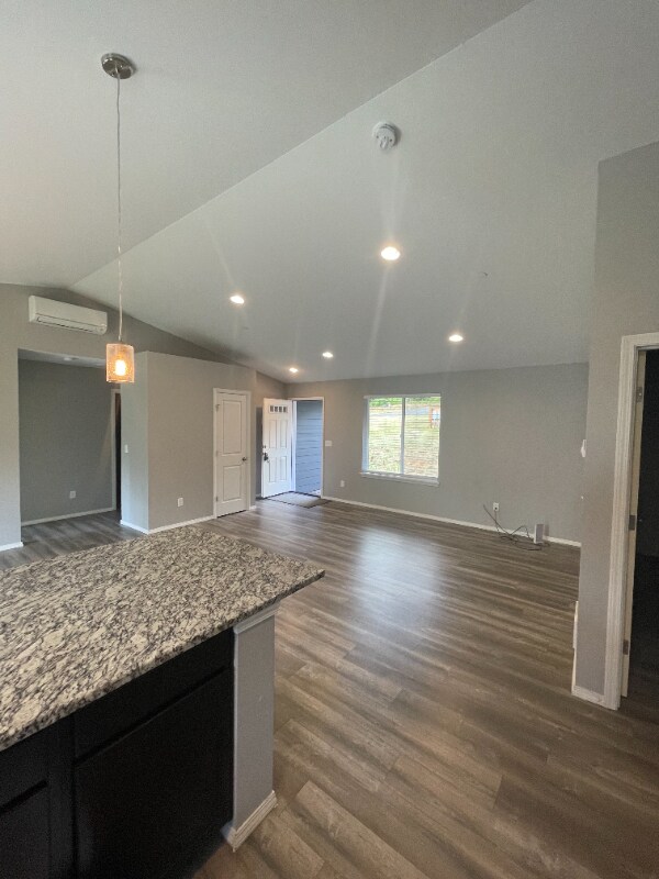 Building Photo - 501 Hooper Rd