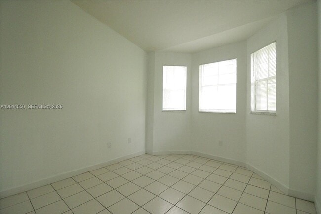 Foto del edificio - 1568 SE 26th St